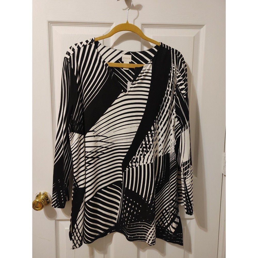 Black & White Geometric Long-Sleeve Women's Top